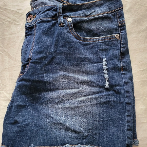 MYSTYLE denim short - Picture 3 of 3
